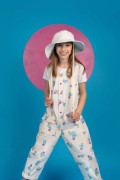 Combinaison d'été pour fille. Ample et légère. Motif coloré et graphique
