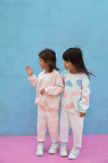 Jogging rose molletonné pour enfant.