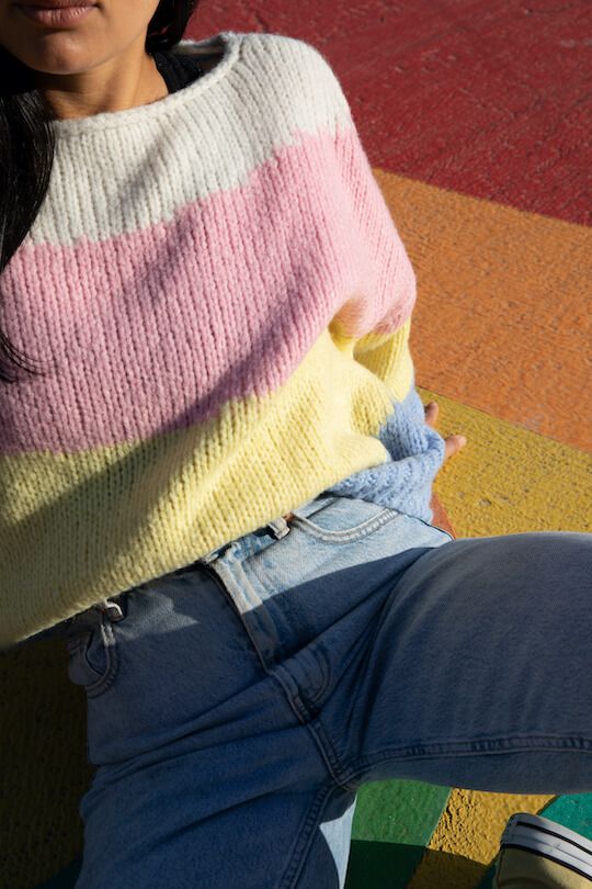 Pull cocooning pour femme. Disponible en matchy matchy pour les enfants.