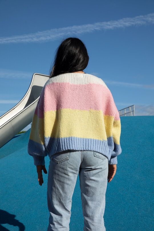 Pull en mérinos cocoon pour femme. Rayure coloré