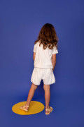 Tee-shirt pour fille et garçon en éponge. Large et confortable, se porte avec le short pour un total look.