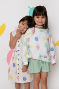 Sweat mixte molletonné à l'intérieur. Motif fruité et coloré. Tendance et confortable