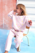 Ensemble rose pour fille colorée et moderne. Look contemporain et arty.