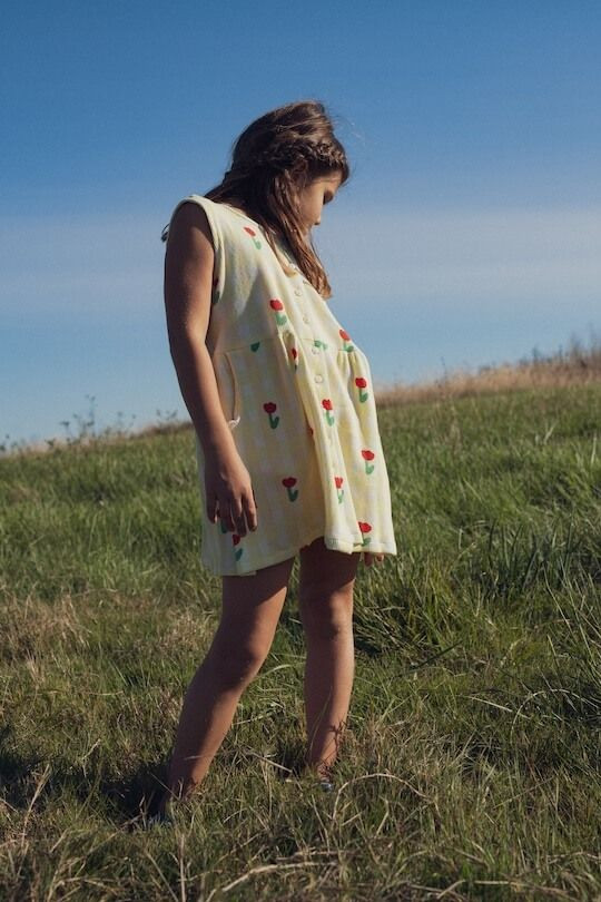 Robe d'été pour fille. Decontractée et confortable. Look casual