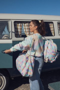 Sweat pour femme. Molletonnée, motif arty cœur et coupe ample