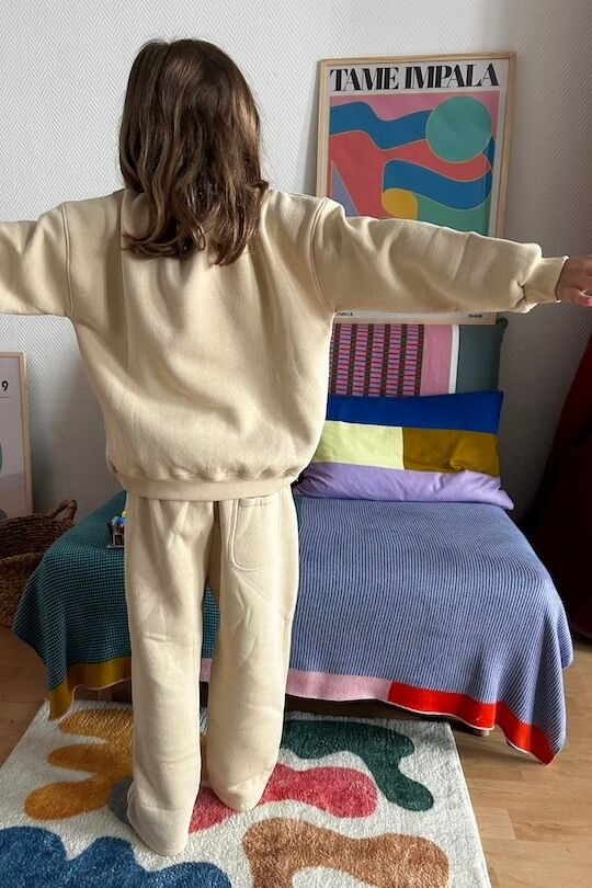 Ensemble mixte pour enfant. Café crème.