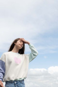 Sweat Polly femme manches pastel dépareillées