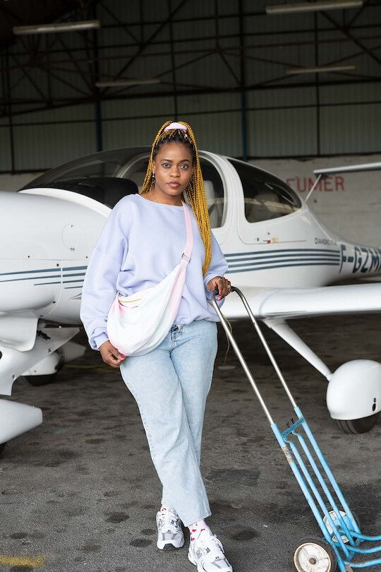 Sweat Lila femme porté en mouvement