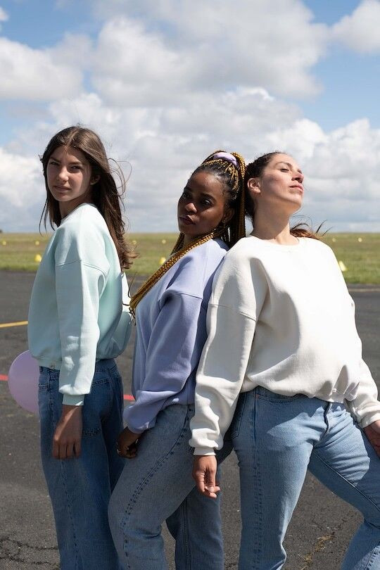 Sweat Vanilla femme porté avec autres coloris