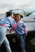 Sweat Blue 90s enfant porté en mouvement