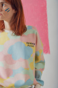 Sweat Rainbow femme détail motif nuage et broderie Rainbow Please