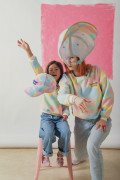 Casquette Rainbow femme portée en mouvement
