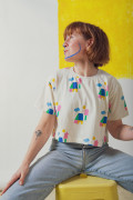 T-shirt Casa femme coupe crop top portée au quotidien