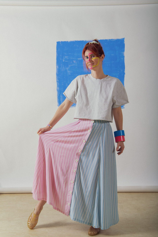 Jupe longue Pastel taille haute avec boutonnière devant
