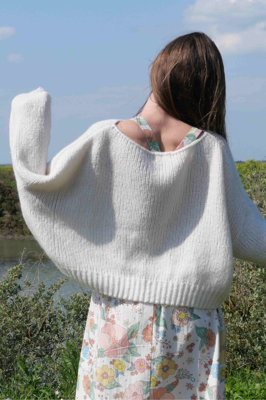 Pull écru oversize emmanchure basse