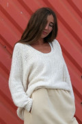 Pull en laine pour femme. Col V et coupe ample
