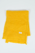 Écharpe couleur mangue pour femme. | Ayuna, marque de vêtements et accessoires pour femmes et enfants.