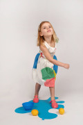 Robe d'été à motif coloré pour petite artiste.  Graphique et moderne. Coton bio.
