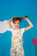 Combinaison en coton biologique pour fille. Motif à fleur couleur pastel. Légère et souple